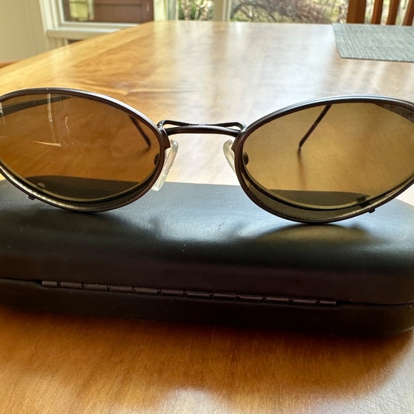 GUCCI WOMAN’S EYEGLASS FRAME WITH CLIP ON SUNGLASS LENSES - Picture 2 of 7